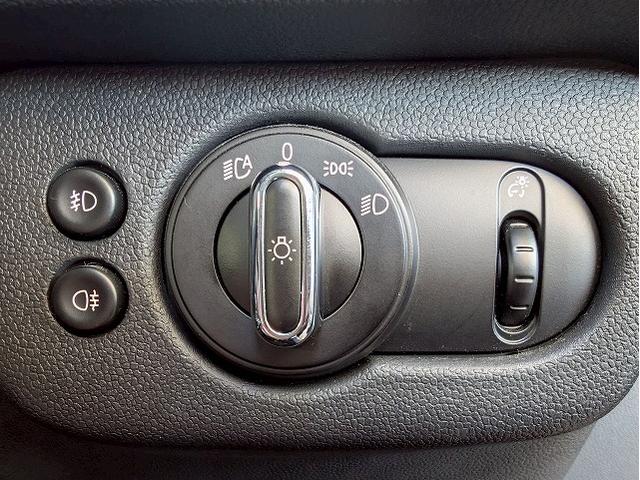 MINI クーパーS クラブマン 革シート シートヒーター アダクティブクルーズコントロール 純正ナビ バックカメラ パワーシート シートメモリー ヘッドアップディスプレイ ミラーETC コンフォートアクセス リアコーナーセンサー(42枚目)