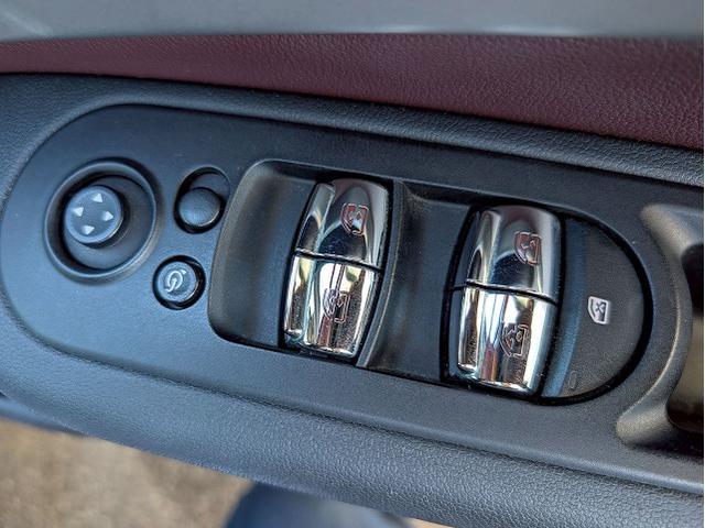 MINI クーパーS クラブマン 革シート シートヒーター アダクティブクルーズコントロール 純正ナビ バックカメラ パワーシート シートメモリー ヘッドアップディスプレイ ミラーETC コンフォートアクセス リアコーナーセンサー(43枚目)