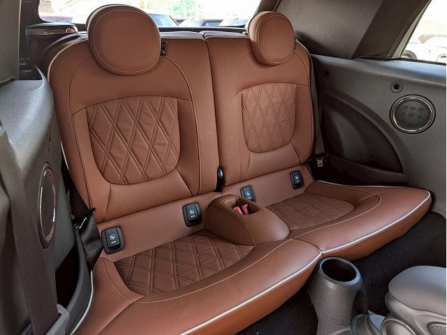 MINI 2ドア COOPER S 茶革シート シートヒーター 純正HDDナビ バックカメラ アダプティブクルーズコントロール 前後コーナーセンサー 衝突軽減 ミラーETC オートライト レインセンサー コンフォートアクセス(30枚目)