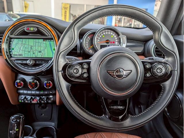 MINI 2ドア COOPER S 茶革シート シートヒーター 純正HDDナビ バックカメラ アダプティブクルーズコントロール 前後コーナーセンサー 衝突軽減 ミラーETC オートライト レインセンサー コンフォートアクセス(32枚目)