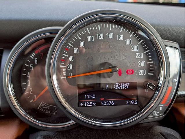 MINI 2ドア COOPER S 茶革シート シートヒーター 純正HDDナビ バックカメラ アダプティブクルーズコントロール 前後コーナーセンサー 衝突軽減 ミラーETC オートライト レインセンサー コンフォートアクセス(34枚目)