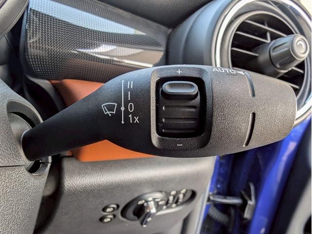 MINI 2ドア COOPER S 茶革シート シートヒーター 純正HDDナビ バックカメラ アダプティブクルーズコントロール 前後コーナーセンサー 衝突軽減 ミラーETC オートライト レインセンサー コンフォートアクセス(38枚目)