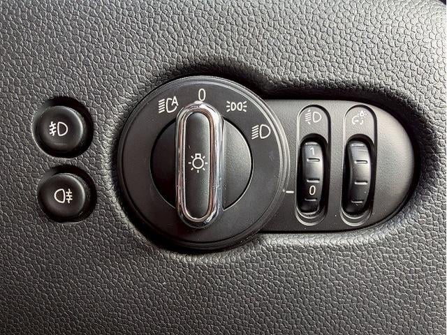 MINI 2ドア COOPER S 茶革シート シートヒーター 純正HDDナビ バックカメラ アダプティブクルーズコントロール 前後コーナーセンサー 衝突軽減 ミラーETC オートライト レインセンサー コンフォートアクセス(42枚目)