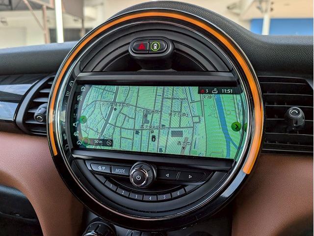 MINI 2ドア COOPER S 茶革シート シートヒーター 純正HDDナビ バックカメラ アダプティブクルーズコントロール 前後コーナーセンサー 衝突軽減 ミラーETC オートライト レインセンサー コンフォートアクセス(45枚目)