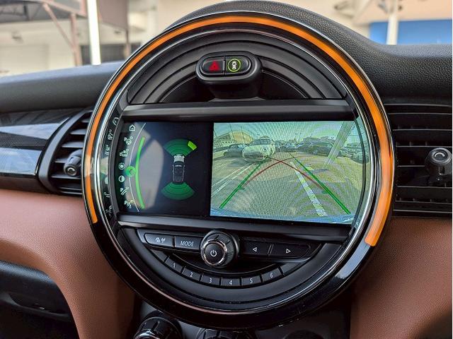 MINI 2ドア COOPER S 茶革シート シートヒーター 純正HDDナビ バックカメラ アダプティブクルーズコントロール 前後コーナーセンサー 衝突軽減 ミラーETC オートライト レインセンサー コンフォートアクセス(46枚目)