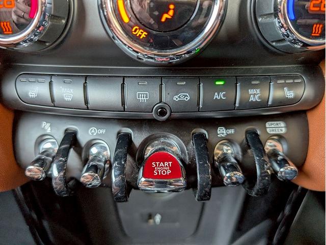 MINI 2ドア COOPER S 茶革シート シートヒーター 純正HDDナビ バックカメラ アダプティブクルーズコントロール 前後コーナーセンサー 衝突軽減 ミラーETC オートライト レインセンサー コンフォートアクセス(49枚目)