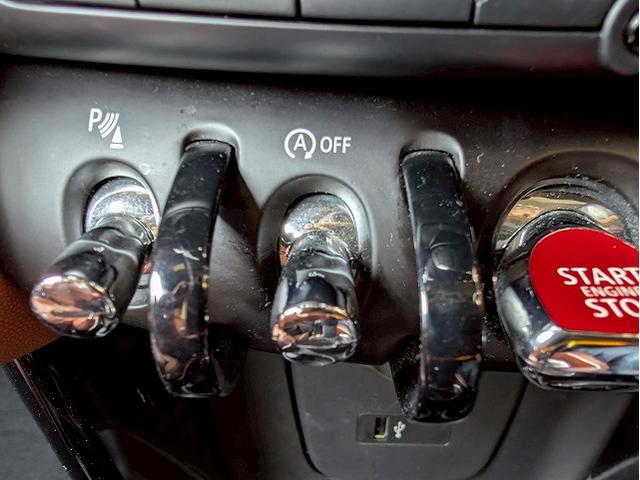 MINI 2ドア COOPER S 茶革シート シートヒーター 純正HDDナビ バックカメラ アダプティブクルーズコントロール 前後コーナーセンサー 衝突軽減 ミラーETC オートライト レインセンサー コンフォートアクセス(53枚目)