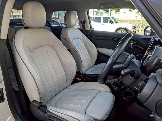 MINI クーパーSD 白革シート シートヒーター 純正ナビ バックカメラ クルーズコントロール オートライト レインセンサー コンフォートアクセス アイドリングストップ 横滑り防止装置 ミラーETC LEDヘッドライト(17枚目)