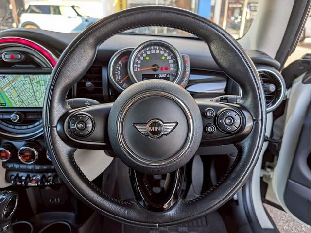 MINI クーパーSD 白革シート シートヒーター 純正ナビ バックカメラ クルーズコントロール オートライト レインセンサー コンフォートアクセス アイドリングストップ 横滑り防止装置 ミラーETC LEDヘッドライト(33枚目)