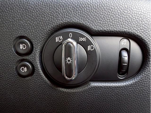 MINI クーパーSD 白革シート シートヒーター 純正ナビ バックカメラ クルーズコントロール オートライト レインセンサー コンフォートアクセス アイドリングストップ 横滑り防止装置 ミラーETC LEDヘッドライト(40枚目)