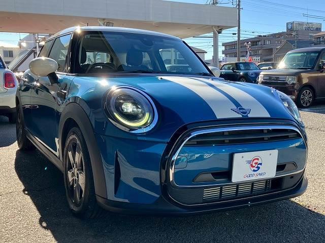 ＭＩＮＩ クーパーＤ　ワンオーナー　ＡｐｐｌｅＣａｒＰｌａｙ　バックカメラ　リアコーナーセンサー　アダプティブクルーズコントロール　ＥＴＣ　ドライビングモード　衝突軽減　ドライビングモード　コンフォートアクセス（11枚目）