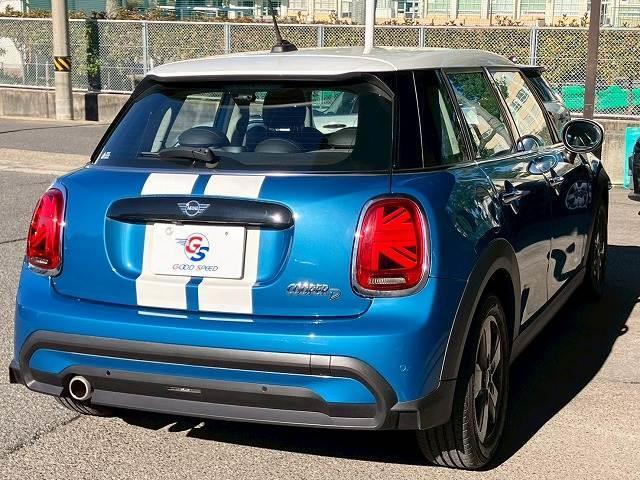 ＭＩＮＩ クーパーＤ　ワンオーナー　ＡｐｐｌｅＣａｒＰｌａｙ　バックカメラ　リアコーナーセンサー　アダプティブクルーズコントロール　ＥＴＣ　ドライビングモード　衝突軽減　ドライビングモード　コンフォートアクセス（13枚目）