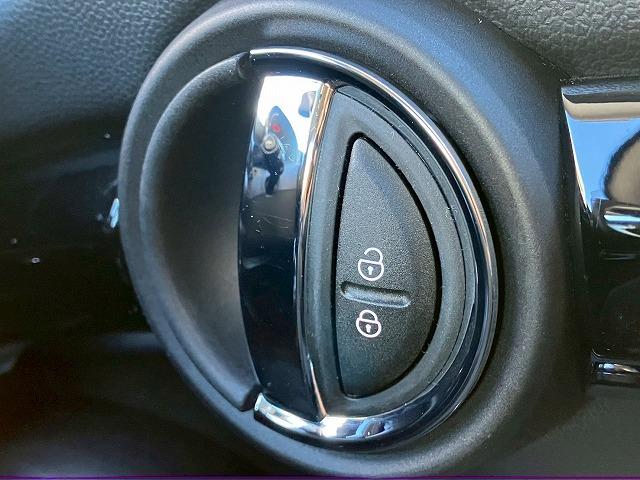 ＭＩＮＩ クーパーＤ　ワンオーナー　ＡｐｐｌｅＣａｒＰｌａｙ　バックカメラ　リアコーナーセンサー　アダプティブクルーズコントロール　ＥＴＣ　ドライビングモード　衝突軽減　ドライビングモード　コンフォートアクセス（41枚目）