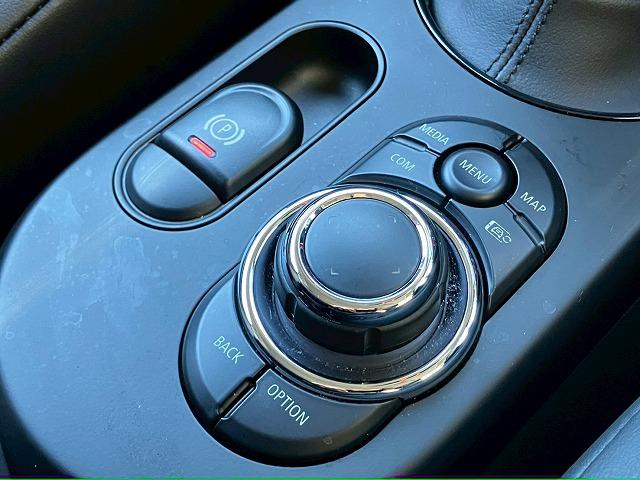 ＭＩＮＩ クーパーＤ　ワンオーナー　ＡｐｐｌｅＣａｒＰｌａｙ　バックカメラ　リアコーナーセンサー　アダプティブクルーズコントロール　ＥＴＣ　ドライビングモード　衝突軽減　ドライビングモード　コンフォートアクセス（57枚目）