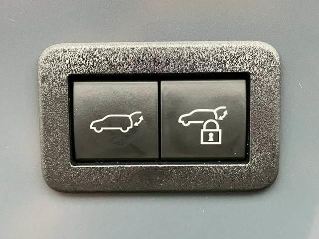 プリウス Ｚ　ＡｐｐｌｅＣａｒＰｌａｙ　全周囲カメラ　コーナーセンサー　レーダークルーズ　電動シート　シートエアコン　電動トランクゲート　ＥＴＣ　トヨタセーフティセンス　ＬＥＤヘッドライト　純正１９インチアルミ（9枚目）