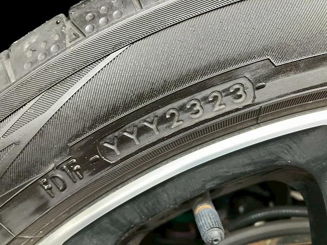 プリウス Ｚ　ＡｐｐｌｅＣａｒＰｌａｙ　全周囲カメラ　コーナーセンサー　レーダークルーズ　電動シート　シートエアコン　電動トランクゲート　ＥＴＣ　トヨタセーフティセンス　ＬＥＤヘッドライト　純正１９インチアルミ（27枚目）