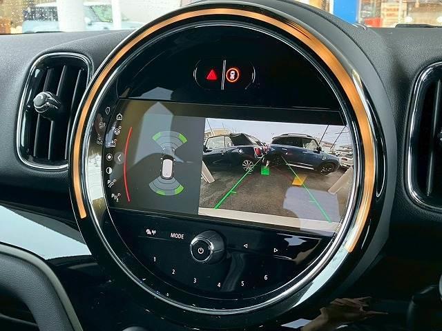 ＭＩＮＩ クーパーＤ　クロスオーバー　ワンオーナー　シートヒーター　クルーズコントロール　ドライビングモード　インテリジェントセーフティー　ＡｐｐｌｅＣａｒＰｌａｙ　バックカメラ　ミラーＥＴＣ　コンフォートアクセス　電動リアゲート（4枚目）