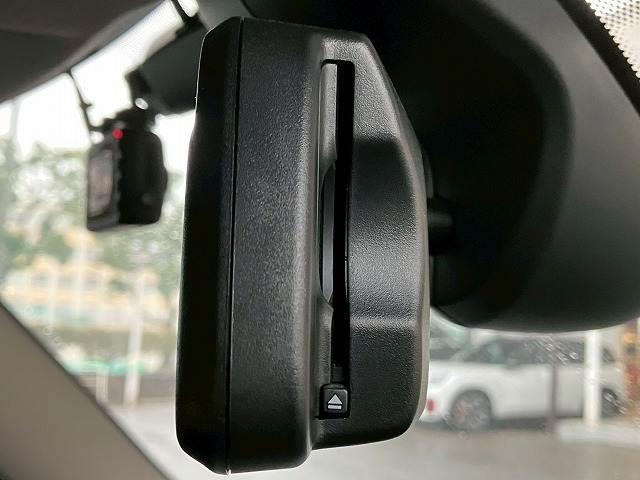 ＭＩＮＩ クーパーＤ　クロスオーバー　ワンオーナー　シートヒーター　クルーズコントロール　ドライビングモード　インテリジェントセーフティー　ＡｐｐｌｅＣａｒＰｌａｙ　バックカメラ　ミラーＥＴＣ　コンフォートアクセス　電動リアゲート（8枚目）