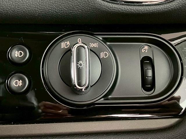 ＭＩＮＩ クーパーＤ　クロスオーバー　ワンオーナー　シートヒーター　クルーズコントロール　ドライビングモード　インテリジェントセーフティー　ＡｐｐｌｅＣａｒＰｌａｙ　バックカメラ　ミラーＥＴＣ　コンフォートアクセス　電動リアゲート（42枚目）