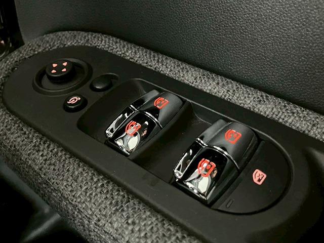 ＭＩＮＩ クーパーＤ　クロスオーバー　ワンオーナー　シートヒーター　クルーズコントロール　ドライビングモード　インテリジェントセーフティー　ＡｐｐｌｅＣａｒＰｌａｙ　バックカメラ　ミラーＥＴＣ　コンフォートアクセス　電動リアゲート（44枚目）