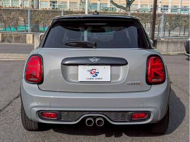 ＭＩＮＩ ５ドア　ＣＯＯＰＥＲ　Ｓ　６０イヤーズエディション　本革シート　シートヒーター　アダクティブクルーズコントロール　インテリジェントセーフティー　コンフォートアクセス　純正ナビ　バックカメラ　ミラーＥＴＣ　ドライビングモード　レインセンサー　オートライト（68枚目）