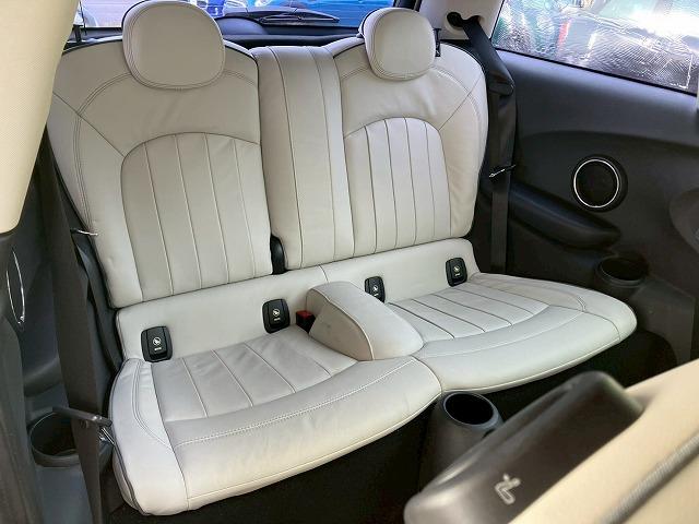 ＭＩＮＩ □３ドア　１３ｔｈアニバーサリーパッケージ　純正ナビ　本革シート　シートヒーター　ＥＴＣ　ドライビングモード　コンフォートアクセス　オートライト　レインセンサー　ＬＥＤヘッドライト　アイドリングストップ　マルチファンクションステアリング（32枚目）