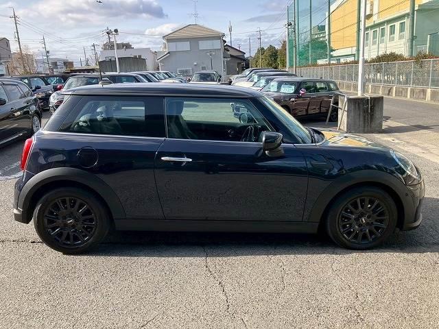 ＭＩＮＩ □３ドア　ＣＯＯＰＥＲ　シートヒーター　ミラーＥＴＣ　Ｃａｒｐｌａｙ　バックカメラ　インテリジェントセーフティー　クルーズコントロール　ヘッドアップディスプレイ　ドライビングモード　コンフォートアクセス　前後コーナーセンサー（12枚目）