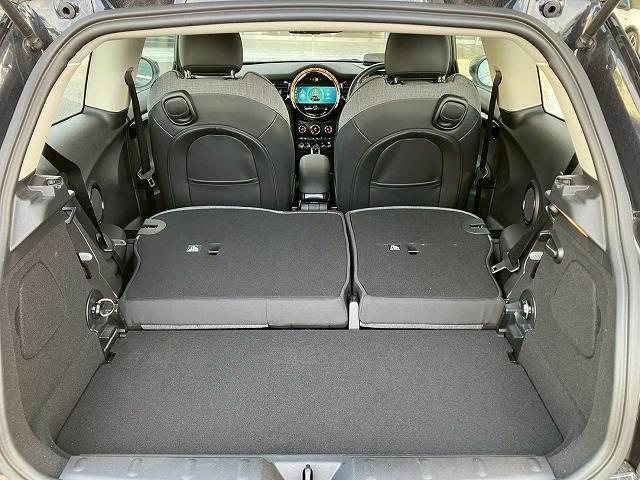ＭＩＮＩ □３ドア　ＣＯＯＰＥＲ　シートヒーター　ミラーＥＴＣ　Ｃａｒｐｌａｙ　バックカメラ　インテリジェントセーフティー　クルーズコントロール　ヘッドアップディスプレイ　ドライビングモード　コンフォートアクセス　前後コーナーセンサー（19枚目）