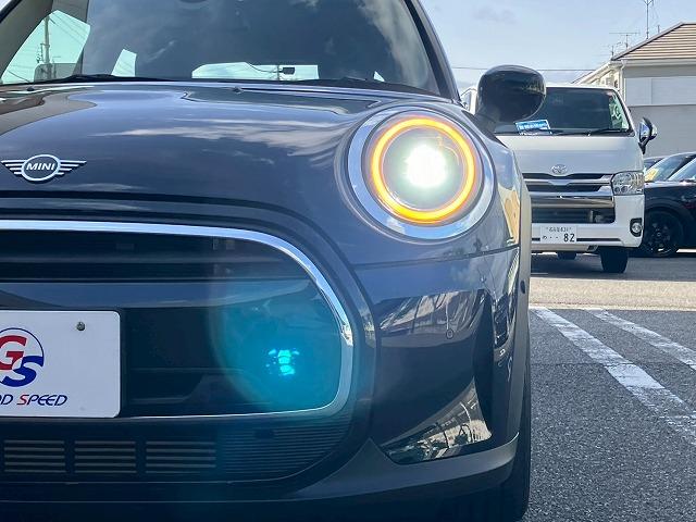 ＭＩＮＩ □３ドア　ＣＯＯＰＥＲ　シートヒーター　ミラーＥＴＣ　Ｃａｒｐｌａｙ　バックカメラ　インテリジェントセーフティー　クルーズコントロール　ヘッドアップディスプレイ　ドライビングモード　コンフォートアクセス　前後コーナーセンサー（25枚目）