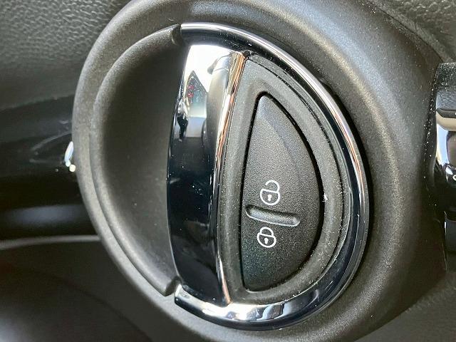 ＭＩＮＩ □３ドア　ＣＯＯＰＥＲ　シートヒーター　ミラーＥＴＣ　Ｃａｒｐｌａｙ　バックカメラ　インテリジェントセーフティー　クルーズコントロール　ヘッドアップディスプレイ　ドライビングモード　コンフォートアクセス　前後コーナーセンサー（42枚目）