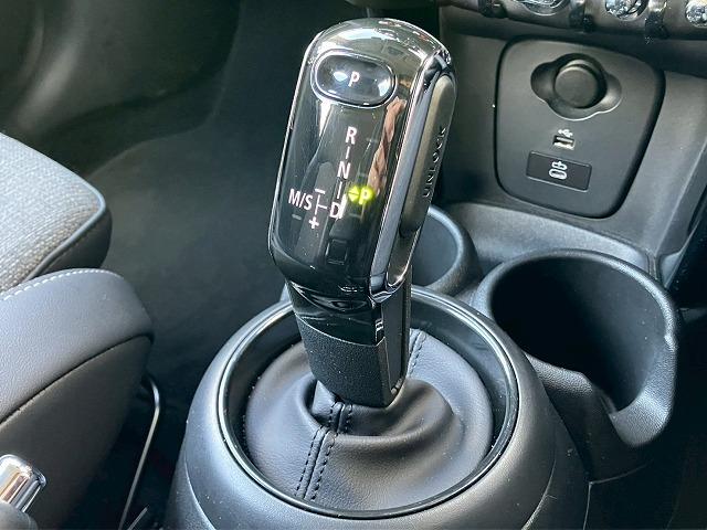 ＭＩＮＩ □３ドア　ＣＯＯＰＥＲ　シートヒーター　ミラーＥＴＣ　Ｃａｒｐｌａｙ　バックカメラ　インテリジェントセーフティー　クルーズコントロール　ヘッドアップディスプレイ　ドライビングモード　コンフォートアクセス　前後コーナーセンサー（61枚目）