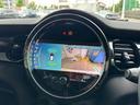 ＭＩＮＩ ３ドア　ＣＯＯＰＥＲ　Ｄ　ＰＲＥＭＩＵＭ　ＰＬＵＳ　ＰＡＣＫ　ＡｐｐｌｅＣａｒＰｌａｙ　バックカメラ　シートヒーター　アダクティブクルーズコントロール　ドライビングモード　ミラーＥＴＣ　コーナーセンサー　レインセンサー　オートライト　衝突軽減ブレーキ（4枚目）