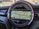 MINI 2ドア COOPER S サイドウォークエディション ワンオーナ ハーマンカードン 本革シート シートヒーター アダクティブクルーズコントロール 純正ナビ バックカメラ ミラーETC インテリジェントセーフティー コンフォートアクセス 中古車画像_4