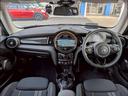 MINI 3ドア COOPER S 純正ナビ バックカメラ アダクティブクルーズコントロール ヘッドアップディスプレイ ミラーETC コンフォートアクセス インテリジェントセーフティー コーナーセンサー レインセンサー オートライト 中古車画像_3
