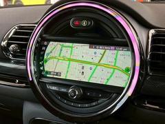 先進のＢＭＷ　タッチパッド付きｉ−ｄｒｉｖｅとほぼ同性能のＨＤＤナビゲーションになります。ＵＳＢインターフェースやブルートゥースオーディオなど様々な先進機能をお楽しみいただけます。 4