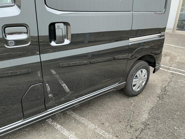 アトレー ＲＳ　届出済未使用車　８インチケンウッド新品ナビ　ＣＤ・ＤＶＤ再生可能　フルセグ　バックカメラ　両側電動スライド　リヤガラスダークスモーク施工済（５％）メーカー保証継承付　ＬＥＤヘッドライト（18枚目）