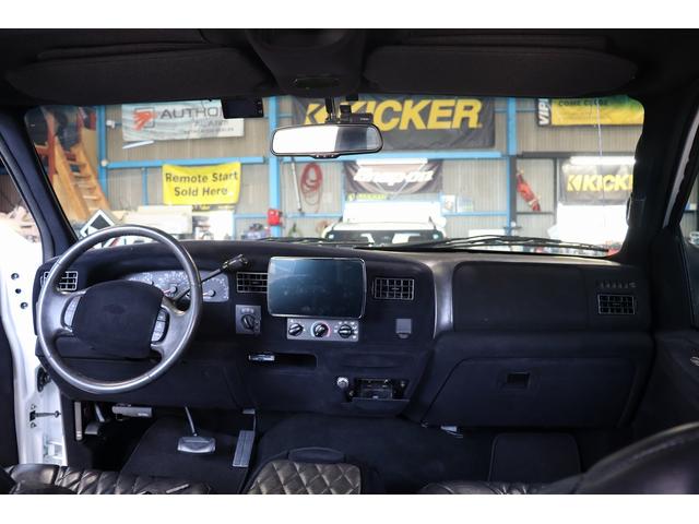 フォード Ｆ－２５０ スーパーデューティ　８インチリフトアップ　下廻り＆フェンダーラプター塗装　マグナフローマフラー　ＡＭＰ電動サイドステップ　ＸＤ２０インチアルミ＆マッドタイヤ　内装張替済み　パナ９インチナビ　Ｆ＋Ｓ＋Ｒカメラ（14枚目）