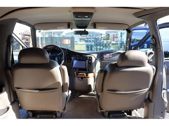 シボレーアストロ ＬＴ　正規Ｄ車　グレー全塗装済　リフトアップ　アメリカンレーシング１５インチＡＷ＆ブロックタイヤ　パナソニックフローティング地デジナビ＆バックＭ　５人乗り　セカンドシート外しリムジン仕様　レザーシート（15枚目）