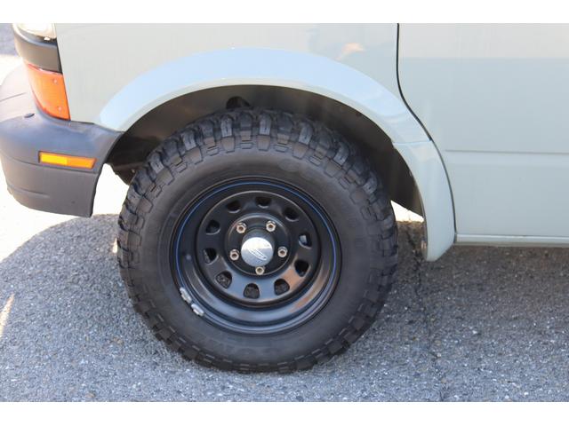 シボレーアストロ ＬＴ　正規Ｄ車　グレー全塗装済　リフトアップ　アメリカンレーシング１５インチＡＷ＆ブロックタイヤ　パナソニックフローティング地デジナビ＆バックＭ　５人乗り　セカンドシート外しリムジン仕様　レザーシート（21枚目）