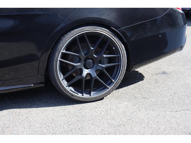 Ｓクラス Ｓ５５０ロング　ＡＭＧスポーツＰＫＧ　下取車　社外２２インチアルミ　リアマフラー　ロアリング　ＴＶキャンセラー　ブルメスターサウンド　取説記録簿完備（20枚目）