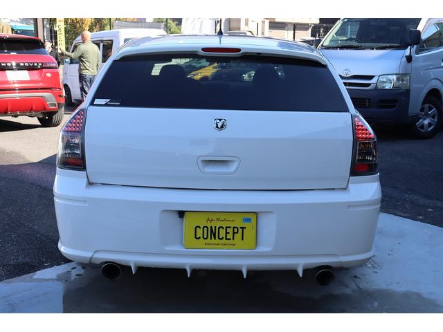 ダッジ・マグナム ＳＥ　ＳＲＴルックバンパー　ジオバンナ２２インチＡＷ　マグナフローマフラー　電子キー　パナソニック地デジナビ＆バックカメラ　天井ブラック張替済み　ＬＥＤテール　内装張替済み　管理顧客下取り車（3枚目）