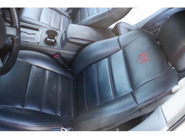 ダッジ・マグナム ＳＥ　ＳＲＴルックバンパー　ジオバンナ２２インチＡＷ　マグナフローマフラー　電子キー　パナソニック地デジナビ＆バックカメラ　天井ブラック張替済み　ＬＥＤテール　内装張替済み　管理顧客下取り車（13枚目）