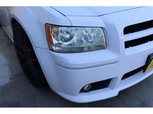 ダッジ・マグナム ＳＥ　ＳＲＴルックバンパー　ジオバンナ２２インチＡＷ　マグナフローマフラー　電子キー　パナソニック地デジナビ＆バックカメラ　天井ブラック張替済み　ＬＥＤテール　内装張替済み　管理顧客下取り車（23枚目）