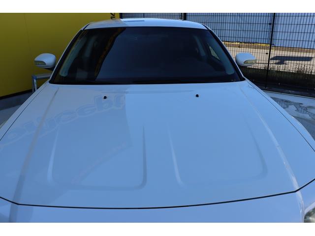 ダッジ・マグナム ＳＥ　ＳＲＴルックバンパー　ジオバンナ２２インチＡＷ　マグナフローマフラー　電子キー　パナソニック地デジナビ＆バックカメラ　天井ブラック張替済み　ＬＥＤテール　内装張替済み　管理顧客下取り車（27枚目）