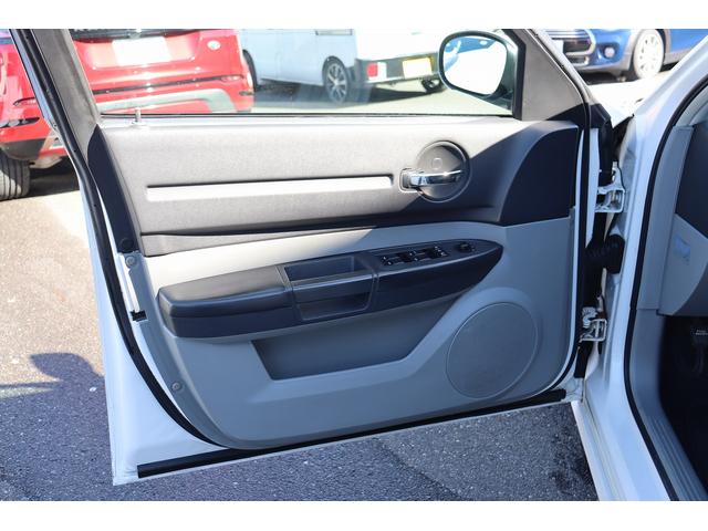 ダッジ・マグナム ＳＥ　ＳＲＴルックバンパー　ジオバンナ２２インチＡＷ　マグナフローマフラー　電子キー　パナソニック地デジナビ＆バックカメラ　天井ブラック張替済み　ＬＥＤテール　内装張替済み　管理顧客下取り車（35枚目）