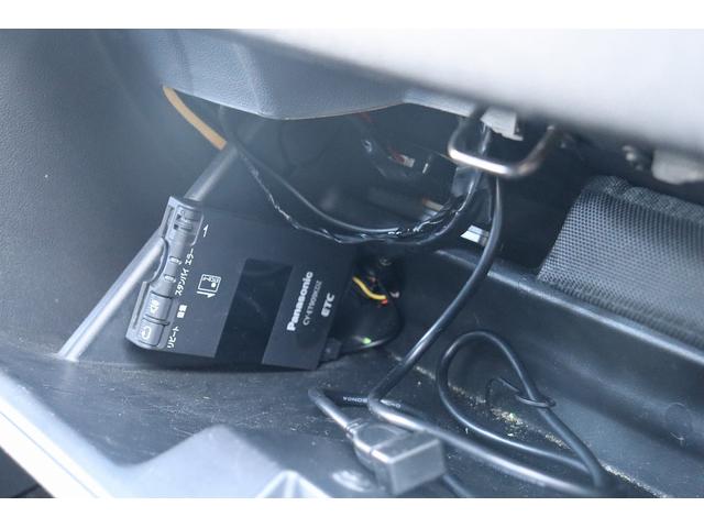 ダッジ・マグナム ＳＥ　ＳＲＴルックバンパー　ジオバンナ２２インチＡＷ　マグナフローマフラー　電子キー　パナソニック地デジナビ＆バックカメラ　天井ブラック張替済み　ＬＥＤテール　内装張替済み　管理顧客下取り車（45枚目）