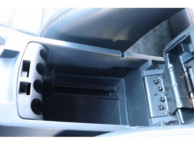 ダッジ・マグナム ＳＥ　ＳＲＴルックバンパー　ジオバンナ２２インチＡＷ　マグナフローマフラー　電子キー　パナソニック地デジナビ＆バックカメラ　天井ブラック張替済み　ＬＥＤテール　内装張替済み　管理顧客下取り車（47枚目）