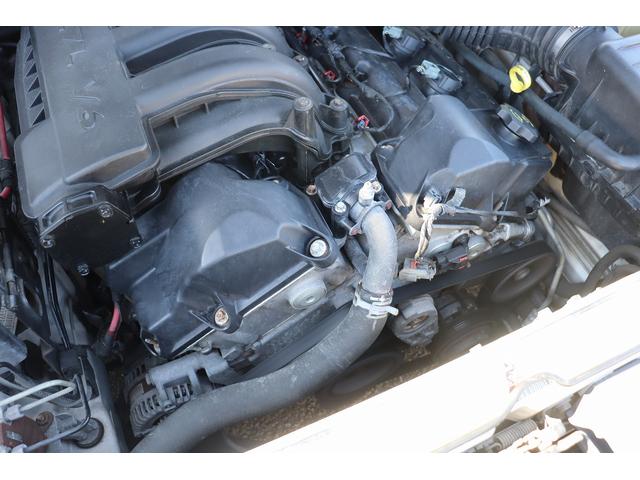 ダッジ・マグナム ＳＥ　ＳＲＴルックバンパー　ジオバンナ２２インチＡＷ　マグナフローマフラー　電子キー　パナソニック地デジナビ＆バックカメラ　天井ブラック張替済み　ＬＥＤテール　内装張替済み　管理顧客下取り車（52枚目）