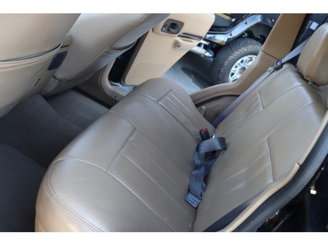 ジープ・チェロキー リミテッド　リフトアップ　１８インチＡＷ＆Ｍ／Ｔタイヤ　社外オーバーフェンダー　赤／白テール　パナソニック２ＤＩＮナビ＆バックカメラ　前後ドラレコ　ＥＴＣ　バイパーキーレス　エンジンルームＰＣＭリビルト済　下取（15枚目）