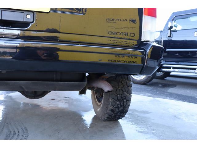 ジープ・チェロキー リミテッド　リフトアップ　１８インチＡＷ＆Ｍ／Ｔタイヤ　社外オーバーフェンダー　赤／白テール　パナソニック２ＤＩＮナビ＆バックカメラ　前後ドラレコ　ＥＴＣ　バイパーキーレス　エンジンルームＰＣＭリビルト済　下取（32枚目）